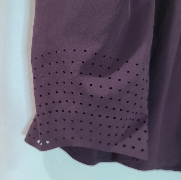 ATHLETA 3" Hustle Athletic Shorts in Deep Plum 1X - Picture 8 of 11